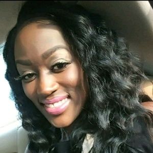 Meet your Posher, Ebony